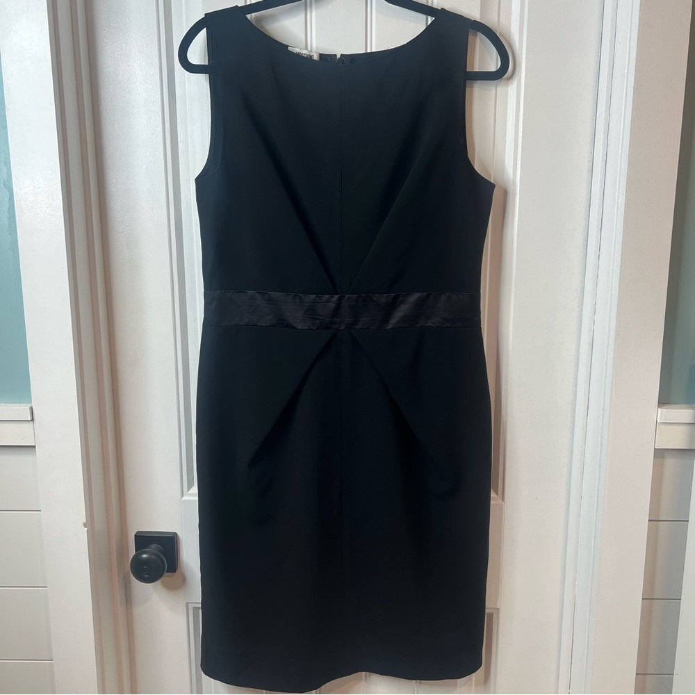 Moschino Black Sleeveless‎ Satin Waist Pleated Accents Dress. Size Medium.
